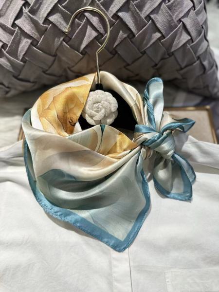 Foulard Shawl Silk Satin Flower Braun Blue White